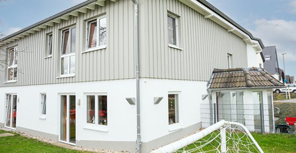 Moderne Fassadengestaltung eines Wohnhauses – Maler Quantius Fassadenarbeiten